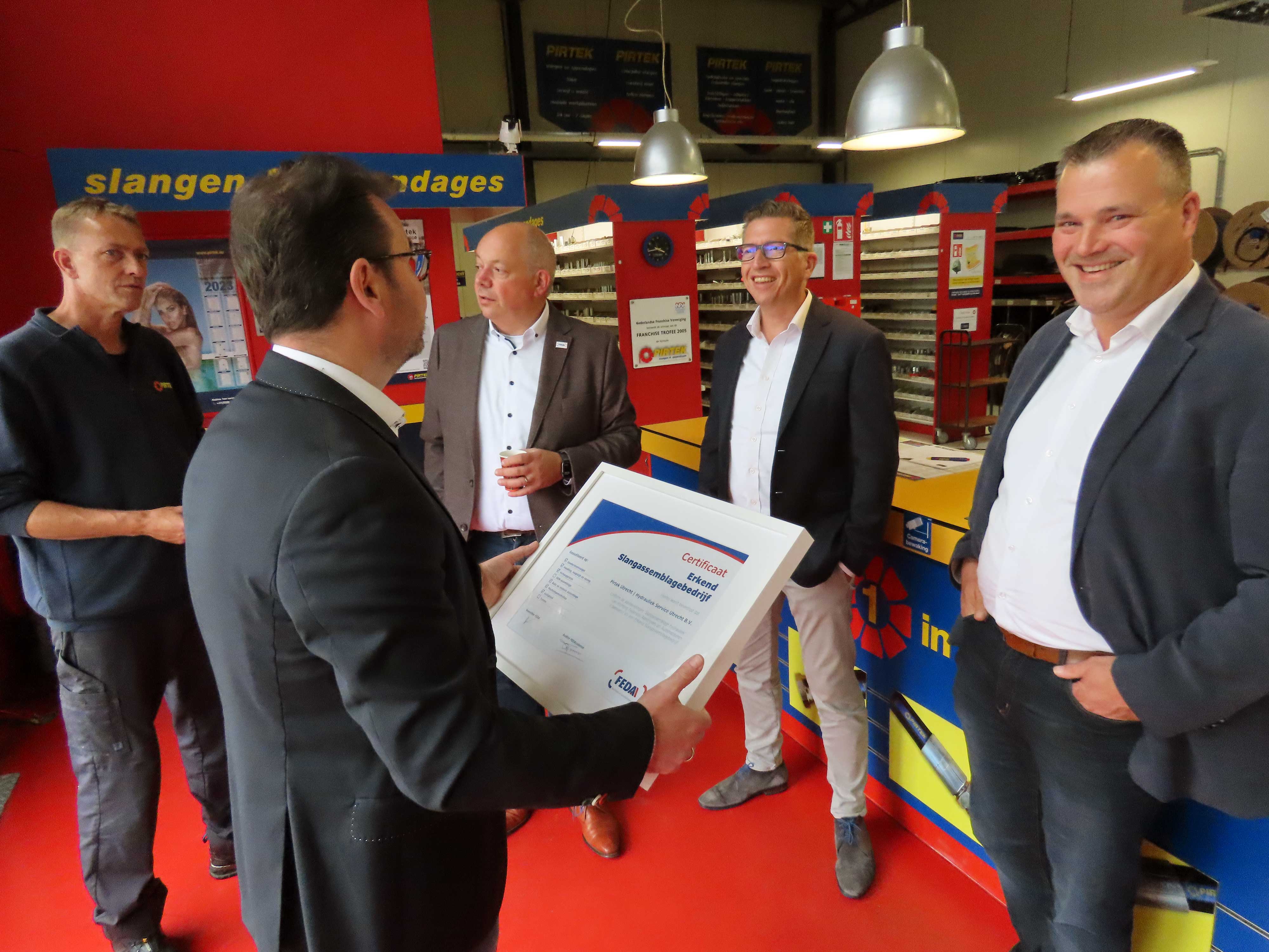 Pirtek bestuur