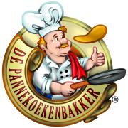 Logo van De Pannekoekenbakker met een kok in een wit uniform en pannenkoek die in de lucht wordt gegooid.