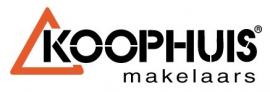 Koophuis Makelaars logo met oranje driehoekig element en zwarte tekst.