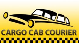 Zwart silhouet van een auto met tekst Cargo Cab Courier op een gele achtergrond met geblokte rand.