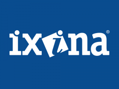 IXINA-logo in witte letters op een blauwe achtergrond.