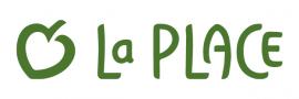 Logo van La Place met groene tekst en een gestileerde appel.