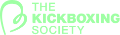 Logo van The Kickboxing Society in groene letters met een gestileerd boks- of hoofdtelefoonpictogram links.