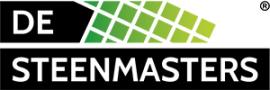 Logo van DE STEENMASTERS met groene tegelpatronen en tekst op een zwarte achtergrond.