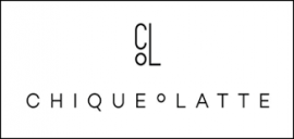 Logo van ChiqueOLatte met gestileerde initialen CL en bedrijfsnaam in minimalistische stijl.