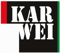 Karwei-logo met zwarte achtergrond en rode en groene lijnen links en rechts.