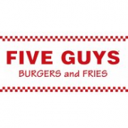 Het logo van Five Guys met rode tekst FIVE GUYS BURGERS and FRIES en een rood-wit geruit patroon.