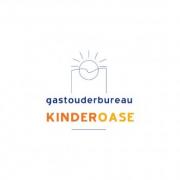 Logo van Gastouderbureau Kinderoase met een gestileerde zon en kleurrijke tekst.