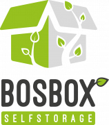 Logo van BosBox Selfstorage met een groene doos en bladeren, ondersteund door de tekst BosBox Selfstorage.