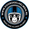 Logo van Voordeelhelmen.nl met een cartoon aap in een helm en tekst Meer dan alleen helmen eronder.