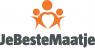 Logo van Gastouderbureau Je Beste Maatje met oranje figuren en een hartvormige verbinding erboven.