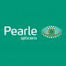 Logo van Pearle Opticiens met de bedrijfsnaam in wit en een gestileerd oogontwerp op een groene achtergrond.