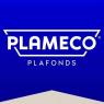 Plameco-logo met witte tekst en blauwe achtergrond, onderaan beige detail.