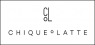 Logo van ChiqueOLatte met gestileerde initialen CL en bedrijfsnaam in minimalistische stijl.