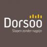 Dorsoo logo met de slogan Slapen zonder rugpijn en gele gestileerde elementen tegen een bruine achtergrond.