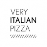 Het logo van Very Italian Pizza met zwarte tekst en diagonale strepen op een witte achtergrond.