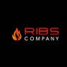 Logo van Ribs Company met rode en witte letters naast een oranje vlam op een zwarte achtergrond.