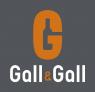 Logo van Gall & Gall met een oranje fles in de vorm van de letter G op een grijze achtergrond.