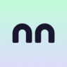 Logo van Nanny Nina met twee zwarte 'n' letters tegen een tweekleurige groene en blauwe achtergrond.