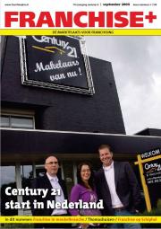 Voorgevel van een Century 21 kantoor met drie mensen ervoor, uitgave Franchise+ september 2009.