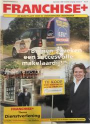 Franchise+ editie september 2004 met focus op makelaardij; autoreclame, verkoopbord en zakenmensen prominent in beeld.