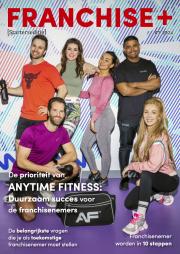 Groep mensen in sportkleding poseert voor de cover van Franchise+ Vakblad nr. 1 - 2024 over Anytime Fitness.