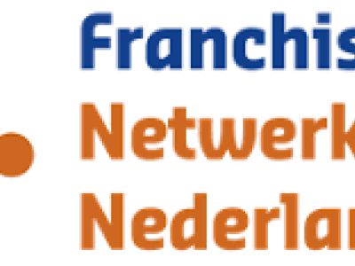 Logo van Franchisenemers Netwerk Nederland met blauwe en oranje tekst en onderling verbonden oranje cirkels.